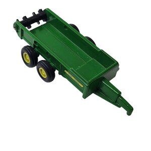ERTL Tomy John Deere  1:64 Scale  Manure Spreader Diecast Farm Vehicle